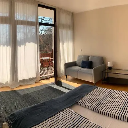 Fecskefeszek Vendeghaz * Balatonalmádi